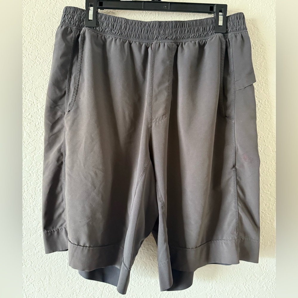 Lululemon Men’s Dark Gray Shorts No Liner Size Medium Worn Logo No Tag